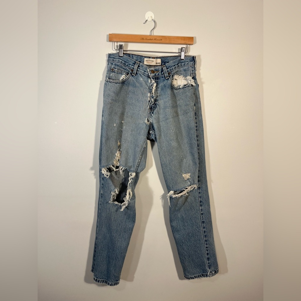Levi Strauss Signature Relaxed Fit Distressed Grunge 90’s Blue Jeans 29W
